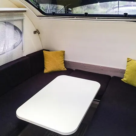 Botel Hausboot Auf Der Peene, Demmin