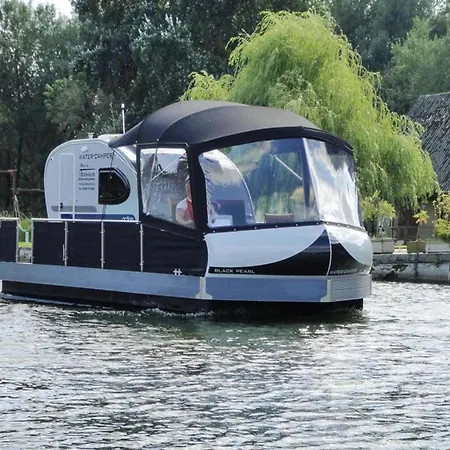 Hausboot Auf Der Peene, Demmin Verchen