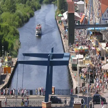 Botel Hausboot Auf Der Peene, Demmin Verchen